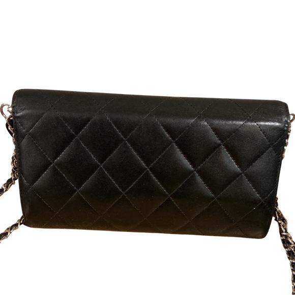 ✨ CHANEL Cambon Black Quilted Leather Wallet on Chain – Pink Interior ✨ - Picture 3 of 7